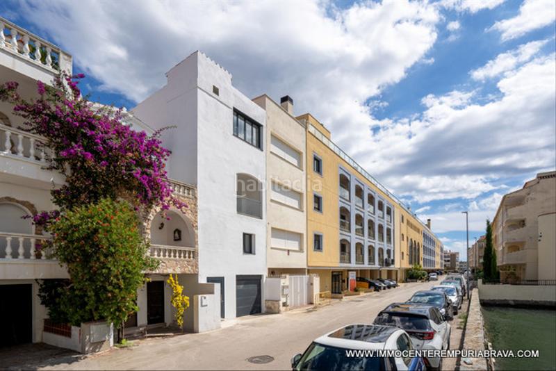 Foto d7202385-ed40-4d4c-a774-c8718d65af1f. Chalet casa de pescadores totalmente reformada antes de los puentes en Empuriabrava