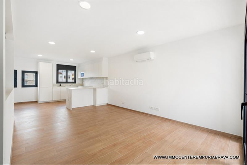 Foto ff307300-8681-4537-876e-3a89916227ad. Chalet casa de pescadores totalmente reformada antes de los puentes en Empuriabrava