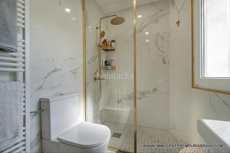 Foto 5d4b0f56-521c-4787-b215-5db37c770a60. Chalet casa de una sola planta totalmente reformada en Empuriabrava
