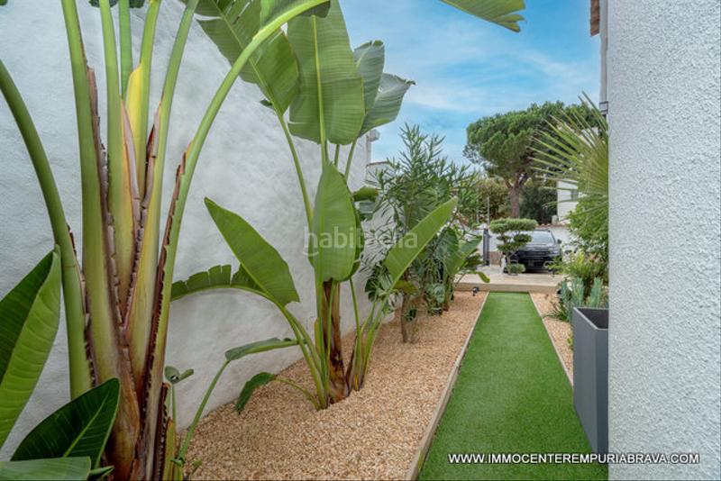 Foto a608a2d2-855a-45c0-8765-66d54207ca24. Chalet casa de una sola planta totalmente reformada en Empuriabrava