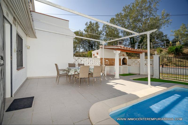 Foto 27aa5382-5e2d-4c27-946a-f44413fe43ab. Chalet avec chauffage piscine dans Moxó - Sant Mori Empuriabrava