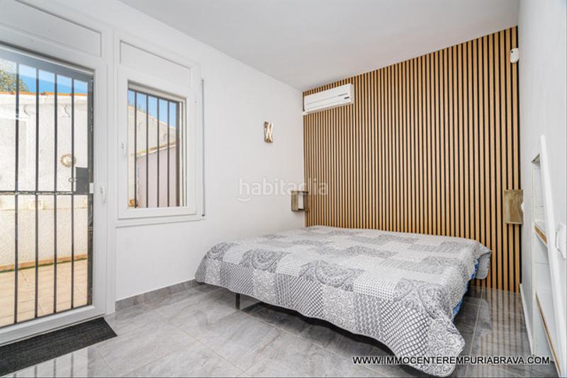 Foto 54e8c9d0-76bc-441e-8709-efc3626ff933. Chalet avec chauffage piscine dans Moxó - Sant Mori Empuriabrava