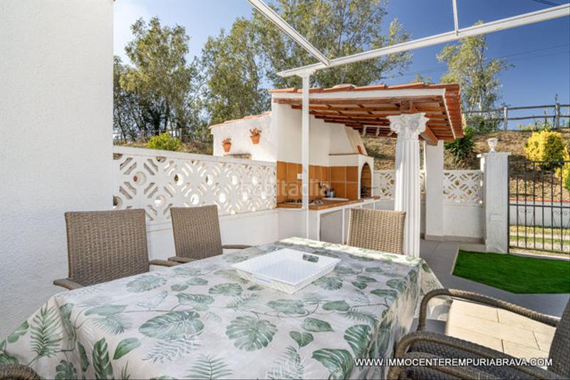 Foto 8aa38dae-643a-465c-8cc6-2e28eadc81f8. Chalet avec chauffage piscine dans Moxó - Sant Mori Empuriabrava