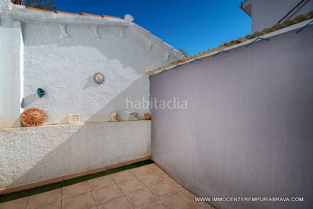 Foto 588f9983-f0fc-4b26-b9c1-c164c43bf0a2. Xalet amb aparcament a Carlit - Montseny Empuriabrava