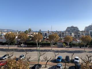 Apartamento en Moxó - Sant Mori. Bonito apartamento con vistas al mar situado en el centro de la