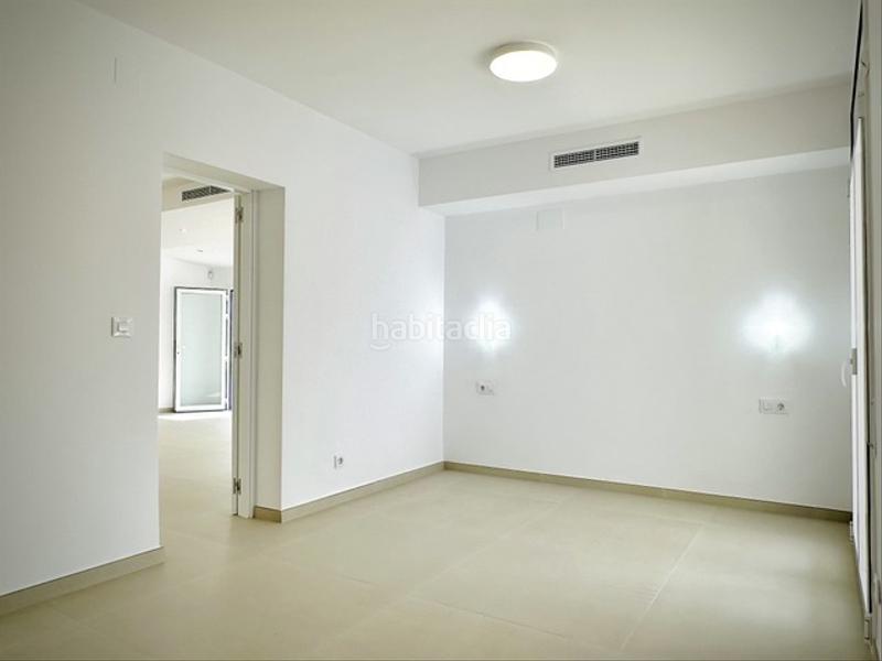 Foto 9302b291-aa7b-47a5-815b-0ebe8a84cfee. Chalet casa reformada de una sola planta con amarre de 12,50 metros en Empuriabrava