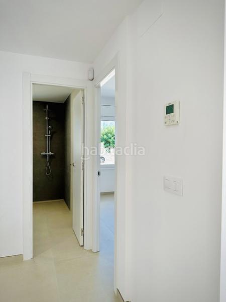 Foto c8963a62-504c-44ea-90a5-e4c58dc49f04. Chalet casa reformada de una sola planta con amarre de 12,50 metros en Empuriabrava