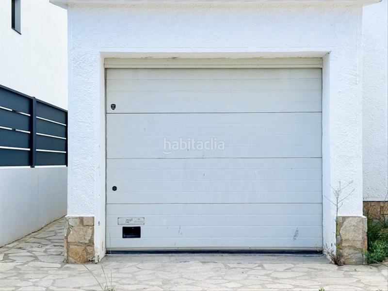 Foto dea8fe46-56ed-488e-840e-368d71419cec. Chalet casa reformada de una sola planta con amarre de 12,50 metros en Empuriabrava