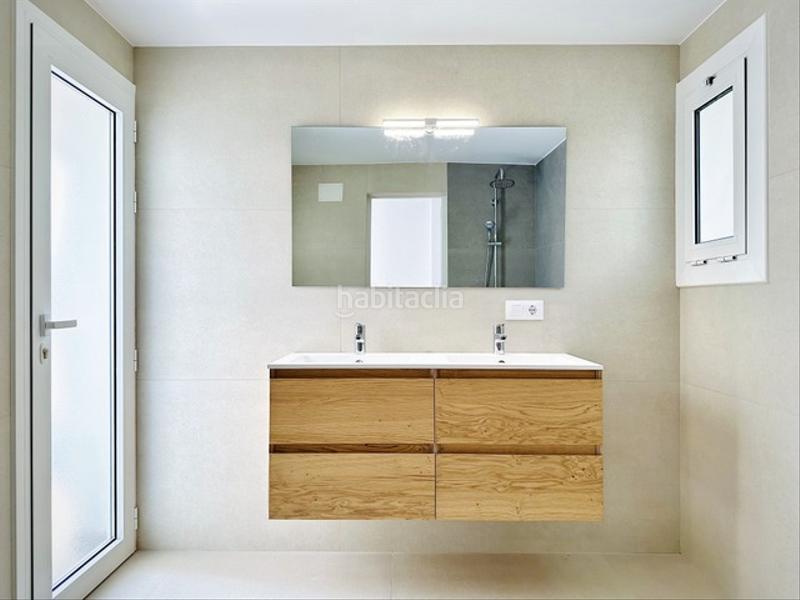 Foto ff57f8fc-6f13-4c38-86f0-704d8e3725fe. Chalet casa reformada de una sola planta con amarre de 12,50 metros en Empuriabrava