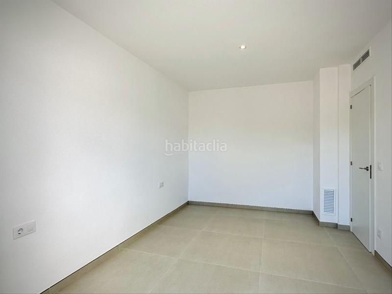 Foto ff7aea8b-e7de-4886-a499-4274db3fe8e5. Chalet casa reformada de una sola planta con amarre de 12,50 metros en Empuriabrava