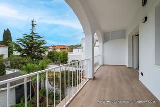 Piccolo appartamento in Muga - Gran Reserva - Badia. Piso en segunda línea de 2 dormitorios