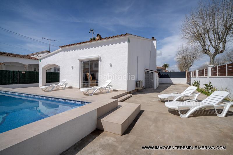 Foto 20237fa4-1bbf-46fa-a040-8ccd27dcb1e2. Chalet con riscaldamento parcheggio piscina in Montgrí Empuriabrava