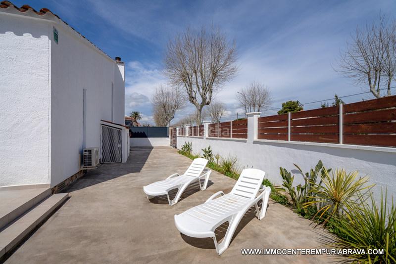 Foto 7547b975-e413-4c24-861c-d3fa46a5726b. Chalet con riscaldamento parcheggio piscina in Montgrí Empuriabrava