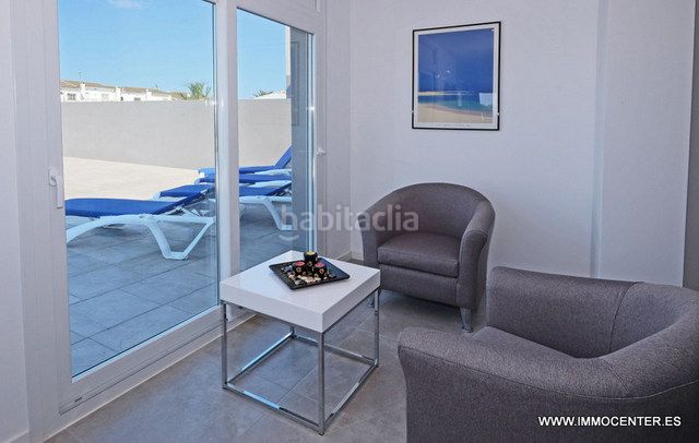 Foto e85b71df-38b8-45ee-9f74-0ac21f60acc8. Chalet villa renovada con 4 dormitorios y amarre de 13 metros en Empuriabrava
