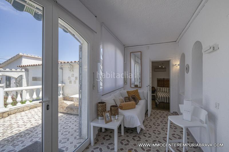 Foto 488904d8-a4ca-4a38-82e9-d9ffdc80a822. Chalet encantadora casa con piscina y amarre de 24 metros en Empuriabrava