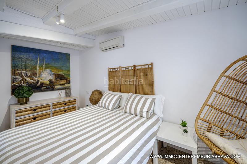 Foto 681aebb1-3d90-4cc3-826f-4323e4632795. Chalet encantadora casa con piscina y amarre de 24 metros en Empuriabrava