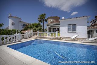 Xalet a Segre - Ebre - Ter. Encantadora casa con piscina y amarre de 24 metros