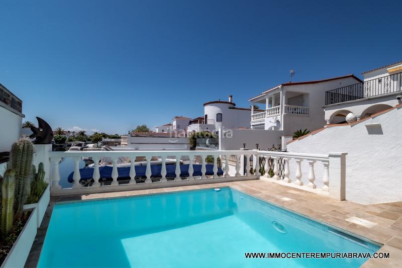 Foto b3b7de76-c070-4ee1-bd36-3d73455b5f2e. Chalet avec chauffage parking piscine dans Tordera - Fluvià - Llobregat Empuriabrava