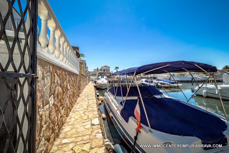 Foto ce806ac2-5c99-4e06-8bd6-28c57f2af2c7. Chalet avec chauffage parking piscine dans Tordera - Fluvià - Llobregat Empuriabrava