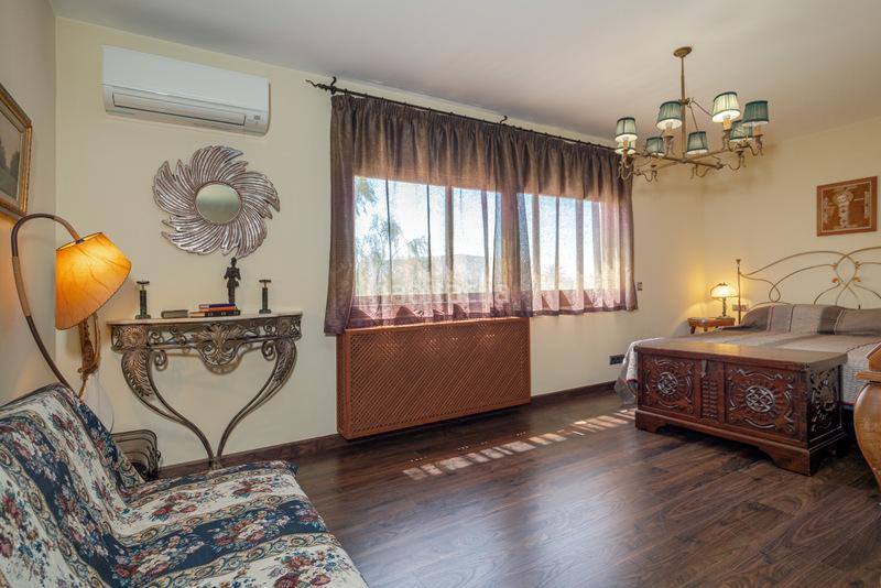 Foto 0365f115-33e1-4880-acf5-f8b09c7b572e. Chalet mit heizung parking pool in Carmençó Empuriabrava