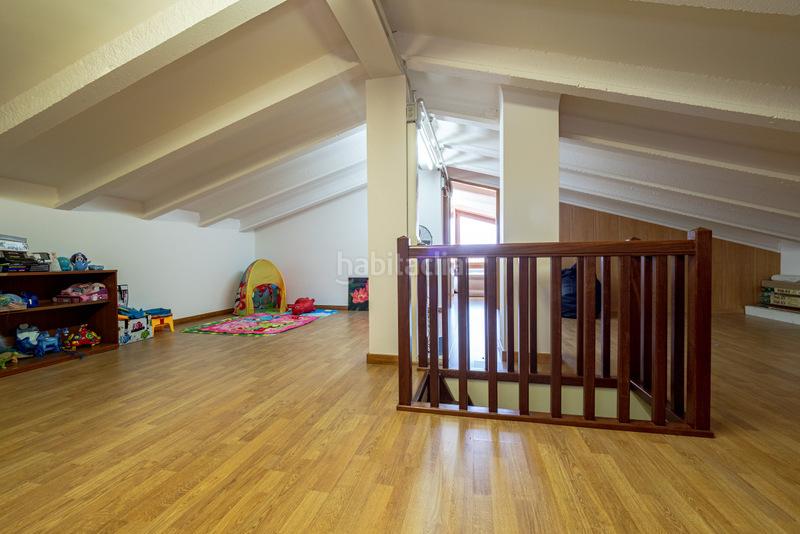 Foto 041bcfc6-342f-4376-a466-62116a9e36a9. Chalet mit heizung parking pool in Carmençó Empuriabrava