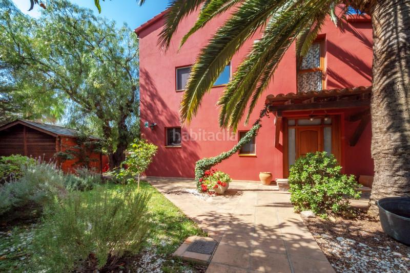 Foto 13b12e1d-8dc9-4869-a44b-4e064cbbe523. Chalet mit heizung parking pool in Carmençó Empuriabrava