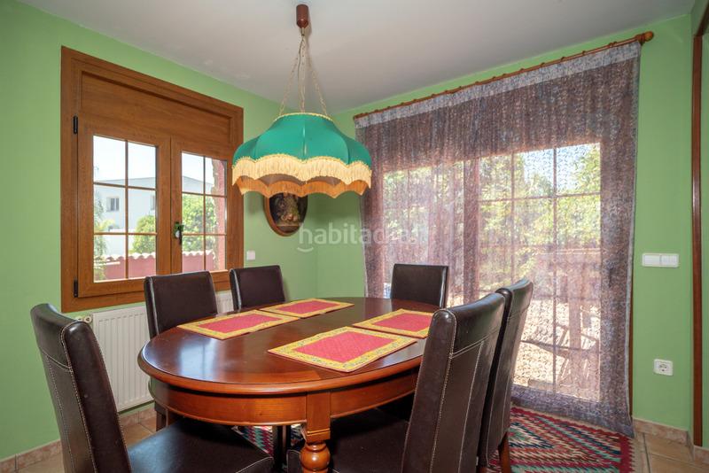 Foto 2729e528-a2ee-4470-8864-e98f3d9bd7a8. Chalet mit heizung parking pool in Carmençó Empuriabrava