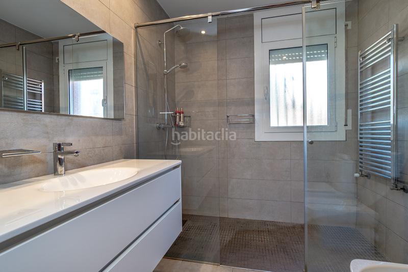 Foto 5bac4c90-4f65-4e79-99fe-c8d0d42f3d2a. Chalet mit heizung parking pool in Carmençó Empuriabrava