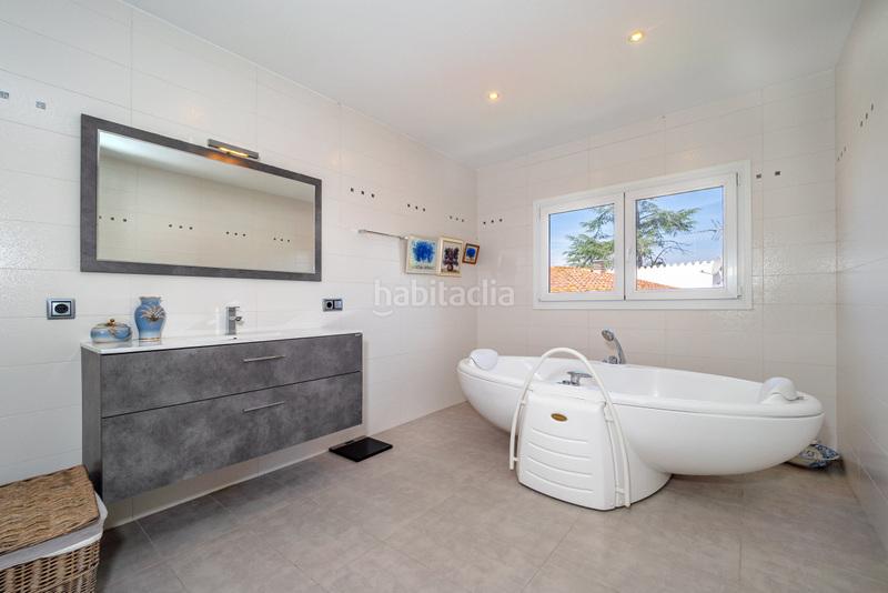 Foto 9ec646f4-71af-4fd1-8f71-9833133ef15b. Chalet mit heizung parking pool in Carmençó Empuriabrava