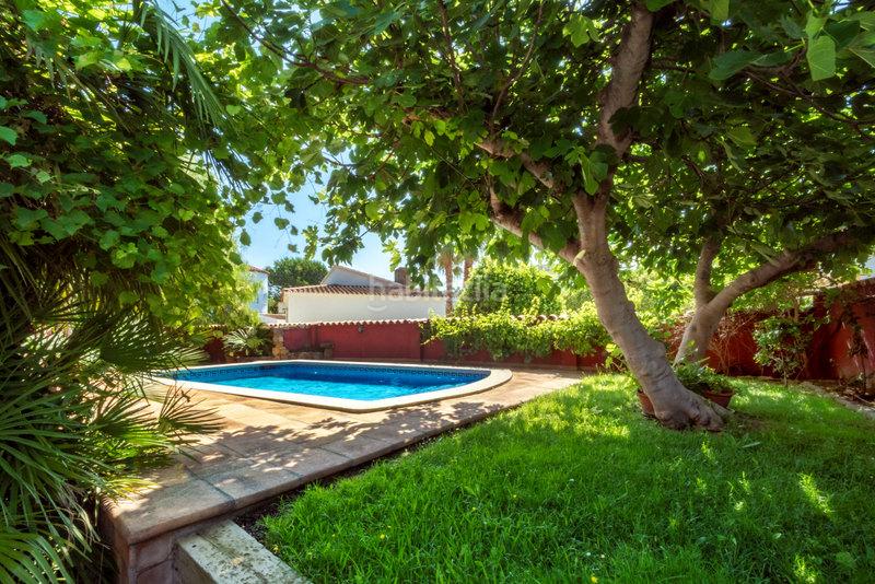 Foto d497bcbc-1857-4075-b420-50497039a6d3. Chalet mit heizung parking pool in Carmençó Empuriabrava