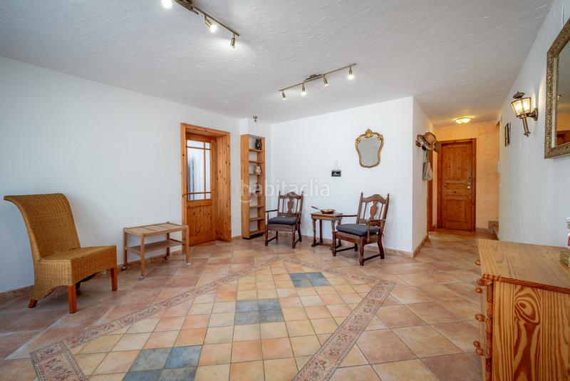 Foto 4e4a3243-bdab-4dd9-83fa-71a183190848. Chalet villa en el canal con amarre de 28 metros cerca del centro en Empuriabrava