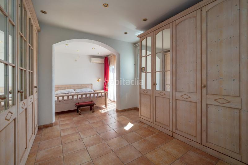 Foto f2f639f0-c984-4329-b0cd-a350d337823d. Chalet villa en el canal con amarre de 28 metros cerca del centro en Empuriabrava