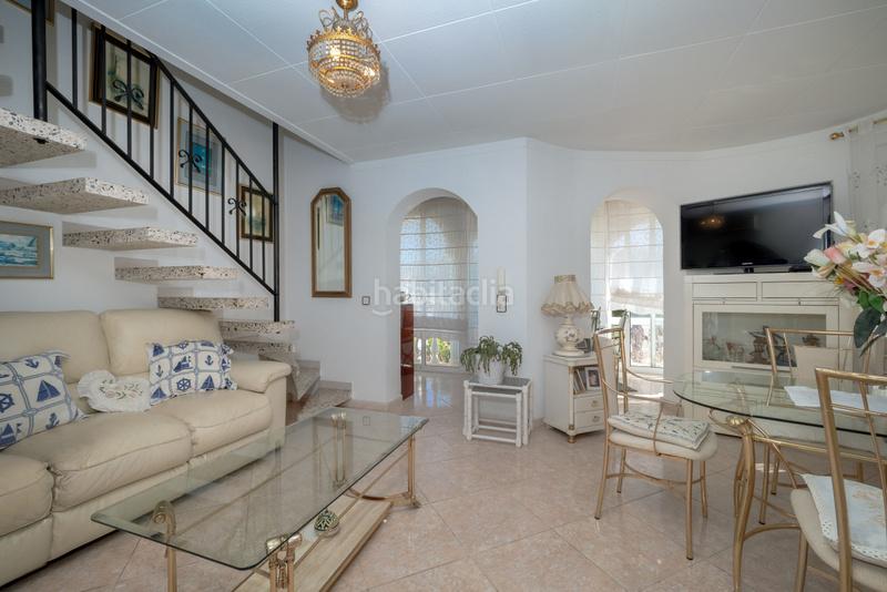 Foto 49f9cf90-c172-4bdd-8d17-ae48f547c5c4. Chalet villa de tres dormitorios con piscina en una zona tranquila en Empuriabrava