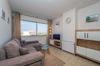 Flat in Muga - Gran Reserva - Badia. Apartamento idealmente situado en primera línea de mar en empuri
