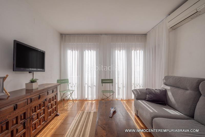 Foto 7a714d3a-bc0b-4da4-8d0f-a363bc84465e. Piccolo appartamento con riscaldamento piscina in Empuriabrava