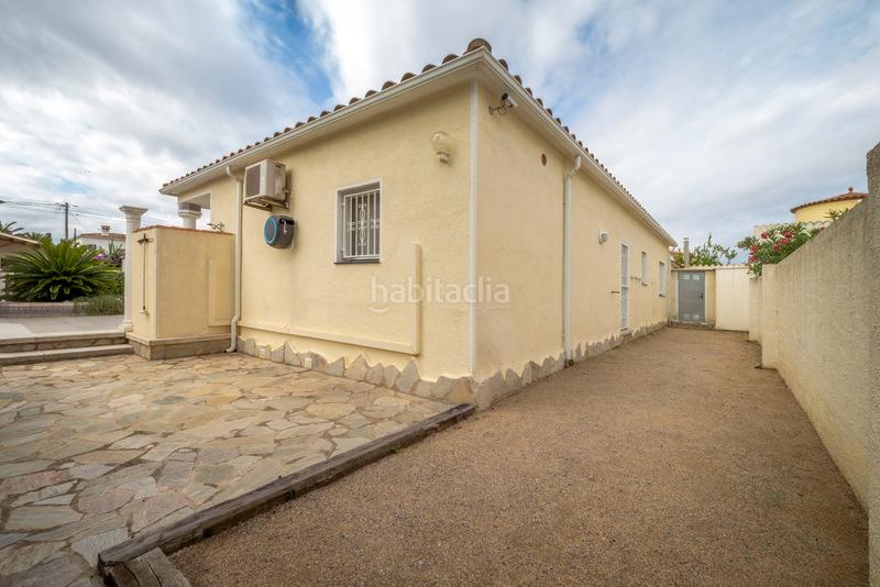 Foto 0db1c5bd-c24b-4934-b7ce-2b84f420ad5f. Chalet con riscaldamento parcheggio piscina in Peni Empuriabrava