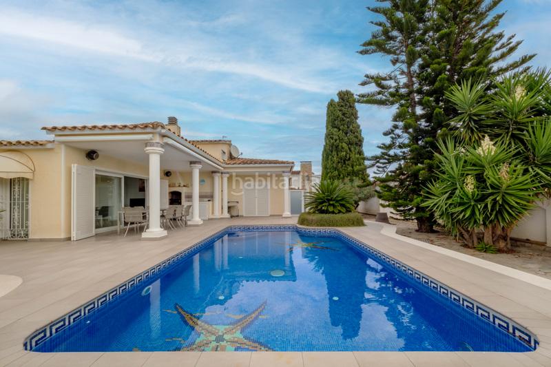 Foto 2a50838e-f3bc-4d95-8f1a-e6c1ff3fb8c3. Chalet con riscaldamento parcheggio piscina in Peni Empuriabrava