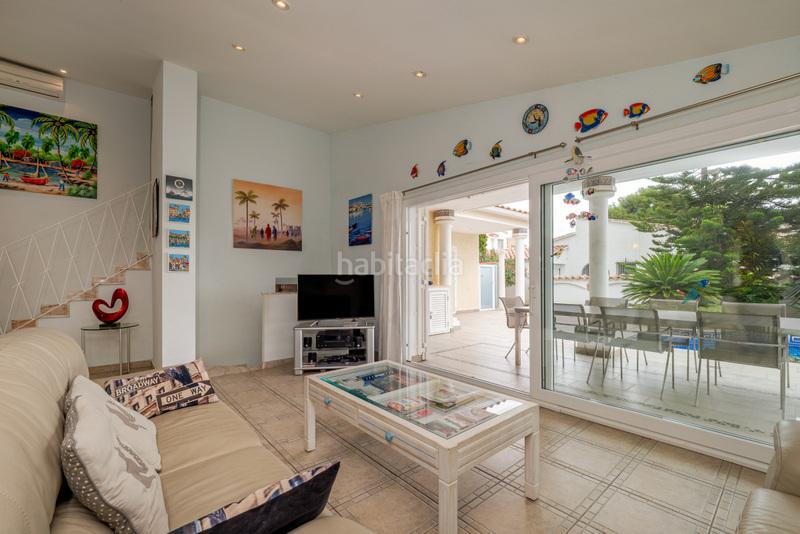 Foto 4597e705-100f-43f8-9a38-b408848a5d22. Chalet con riscaldamento parcheggio piscina in Peni Empuriabrava