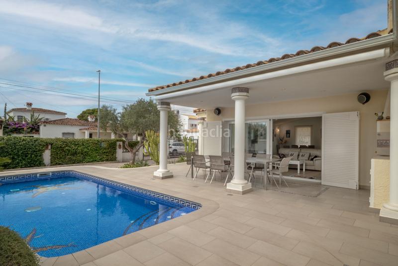 Foto 6827cee6-77c5-4fe0-87e9-96e6d75b6b01. Chalet con riscaldamento parcheggio piscina in Peni Empuriabrava