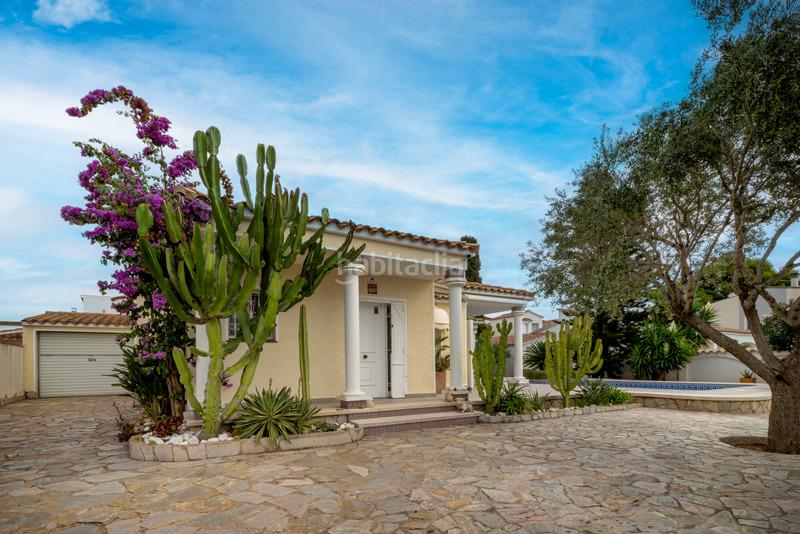 Foto 85f9bd94-2e84-4563-a5cf-5b27b08c1294. Chalet con riscaldamento parcheggio piscina in Peni Empuriabrava