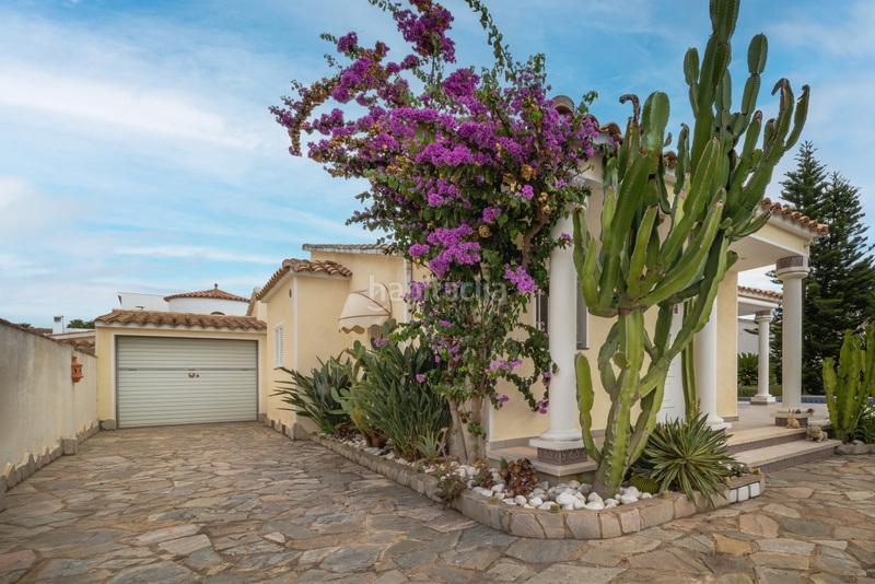 Foto be3e9054-ab42-455a-adea-b0a11fbfeed6. Chalet con riscaldamento parcheggio piscina in Peni Empuriabrava