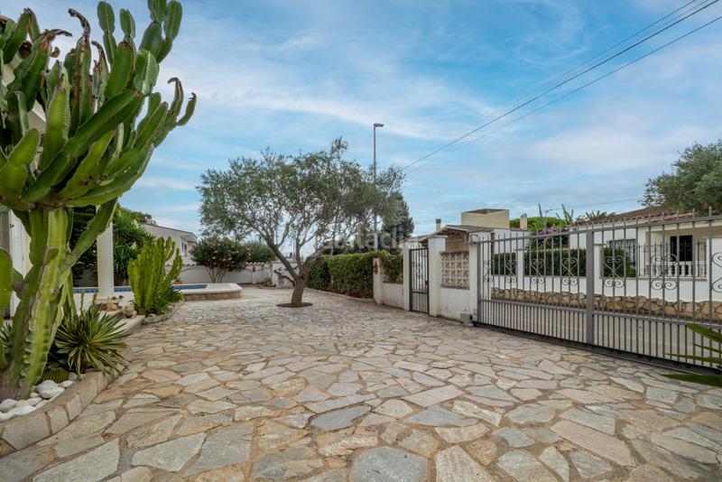 Foto bf7bb610-aba8-4ef1-a013-8c01c9e31368. Chalet con riscaldamento parcheggio piscina in Peni Empuriabrava