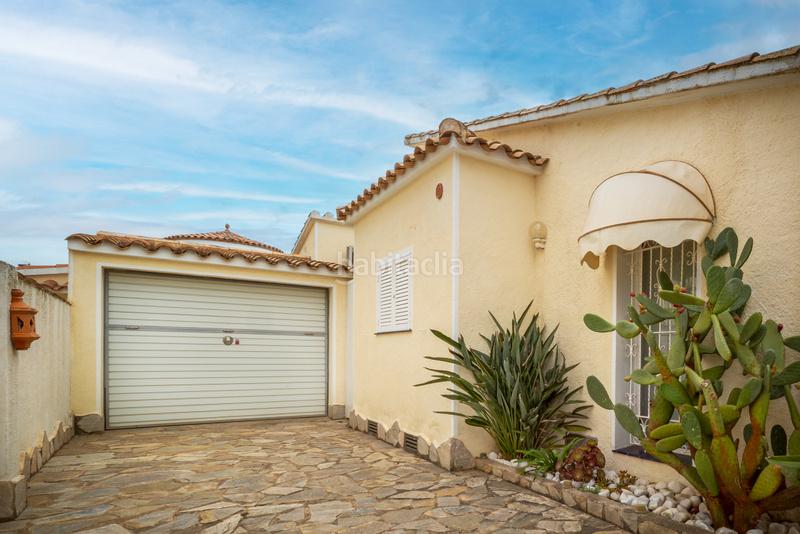 Foto f3b45ed8-5f61-43ea-ba7f-dcd32417c4c5. Chalet con riscaldamento parcheggio piscina in Peni Empuriabrava