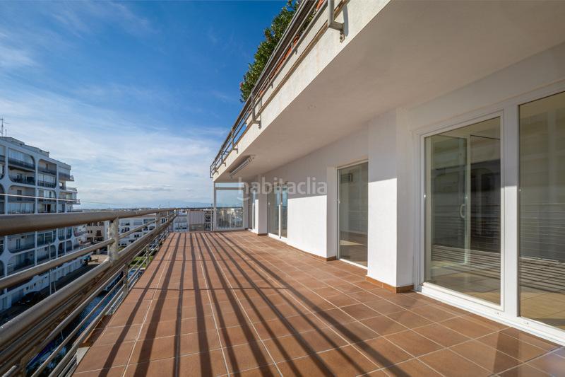 Foto 6ae38fb0-1327-4f4b-88dd-b67615aa4799. Apartament amb calefacció a Salins - Cavall de Mar Empuriabrava