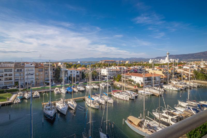 Foto b2e94c6b-9617-49c4-9c8c-5f851ce0299f. Apartament amb calefacció a Salins - Cavall de Mar Empuriabrava