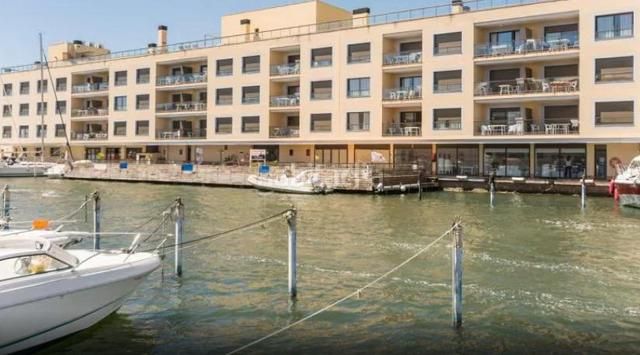 Foto 52ac10ad-e2b5-4ea4-9826-f8f976f39e19. Pis amb aparcament piscina a Salins - Cavall de Mar Empuriabrava