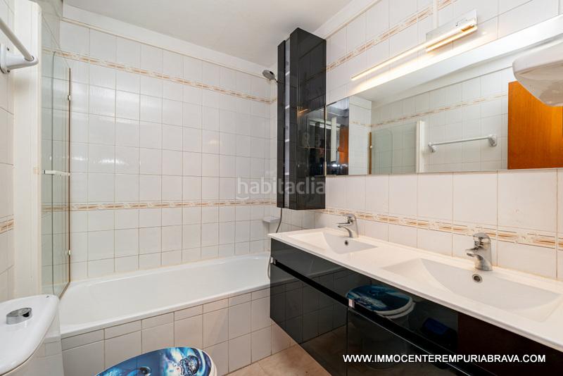 Foto 93112073-64a5-40d4-858f-8304a5ee608c. Xalet amb calefacció aparcament a Sant Maurici Empuriabrava