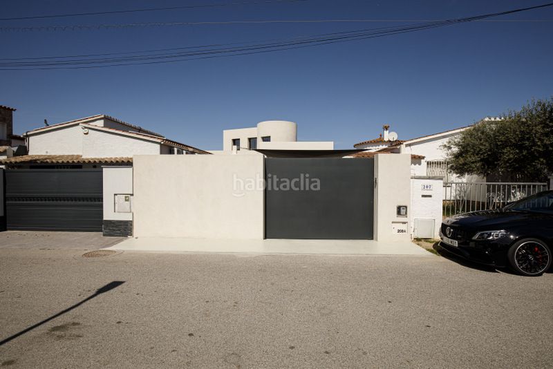 Foto d5286b0b-e9e4-4074-a0d4-1a8dd0943083. Xalet amb calefacció piscina a Alberes Empuriabrava
