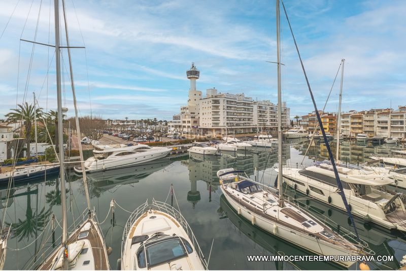 Foto 464fe5a1-c517-4c70-ab94-a16a8b81cadf. Pis amb aparcament piscina a Salins - Cavall de Mar Empuriabrava