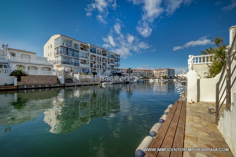 Foto 72921290-9873-4464-9134-88245822ae8b. Xalet amb aparcament piscina a Francolí - Freser - Noguera Empuriabrava